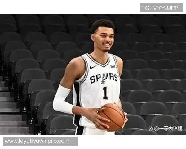 马刺多控球手巧妙应对雷霆压迫防守文班成为关键选择